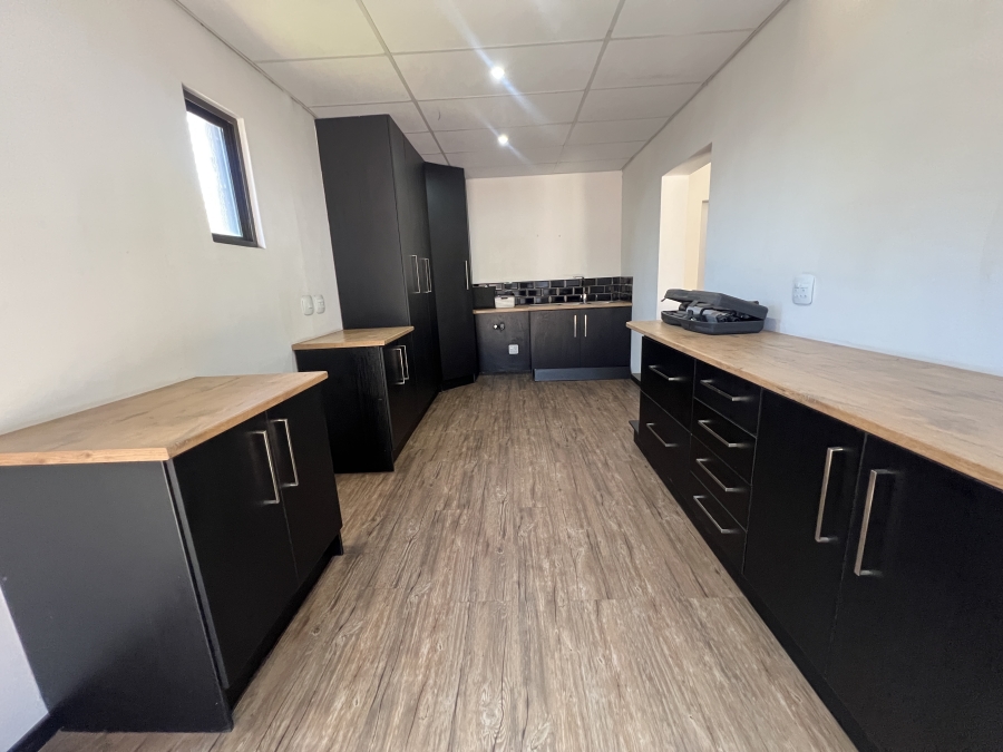 7 Bedroom Property for Sale in Garsfontein Gauteng