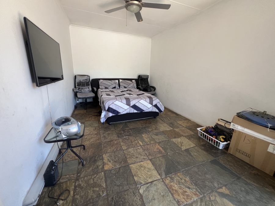 7 Bedroom Property for Sale in Garsfontein Gauteng