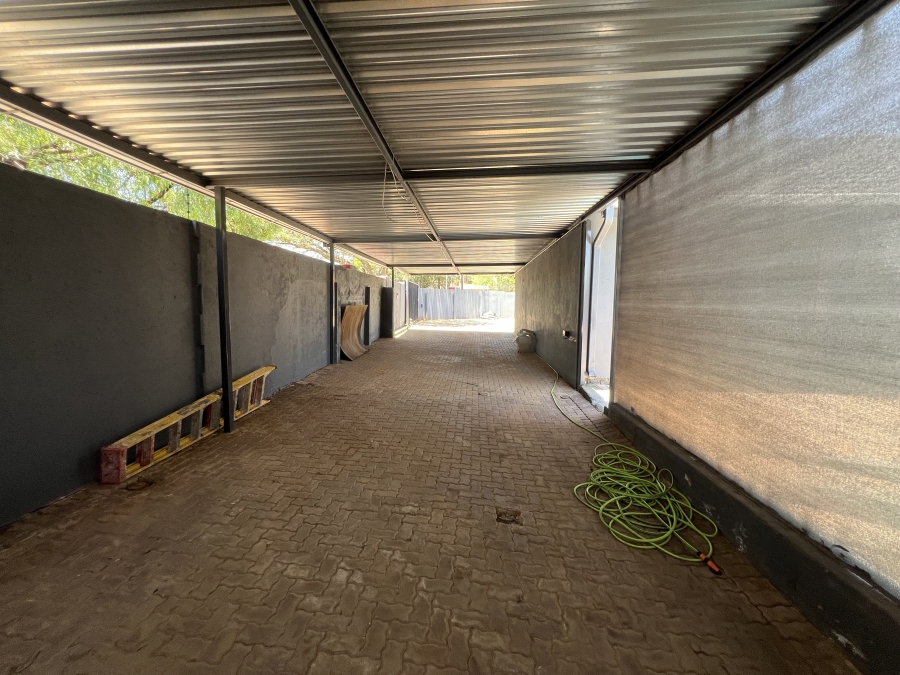 7 Bedroom Property for Sale in Garsfontein Gauteng