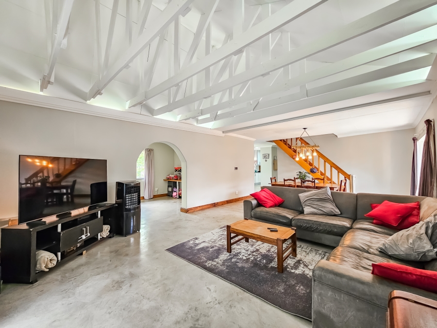 5 Bedroom Property for Sale in Garsfontein Gauteng