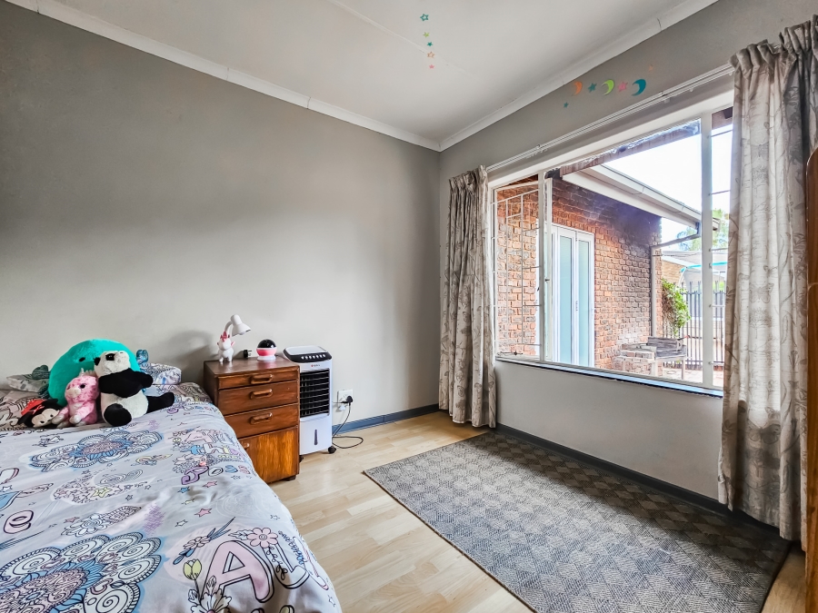 5 Bedroom Property for Sale in Garsfontein Gauteng