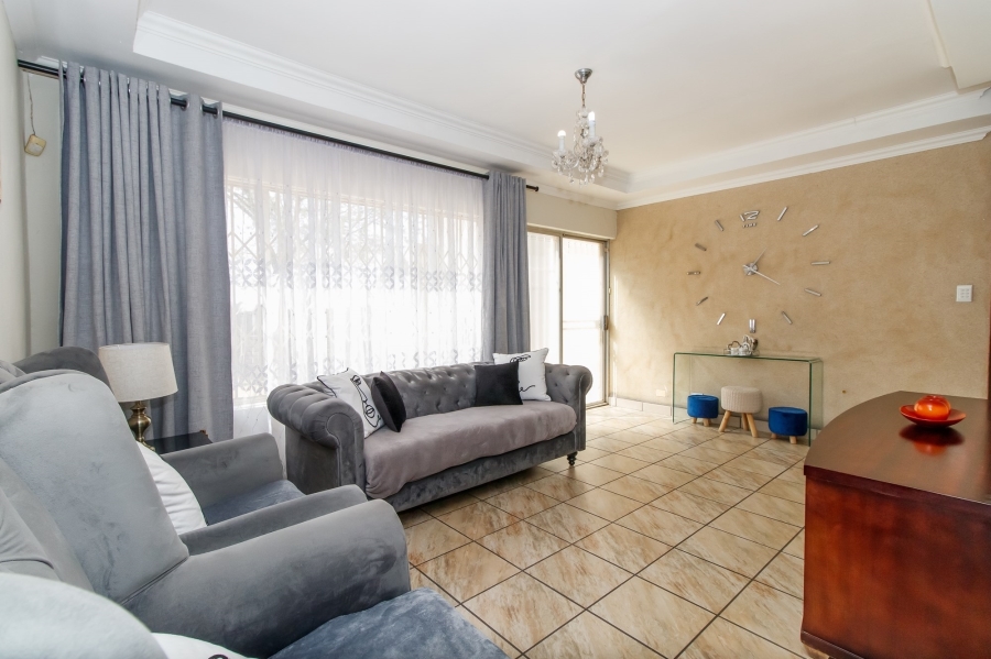 4 Bedroom Property for Sale in The Reeds Gauteng