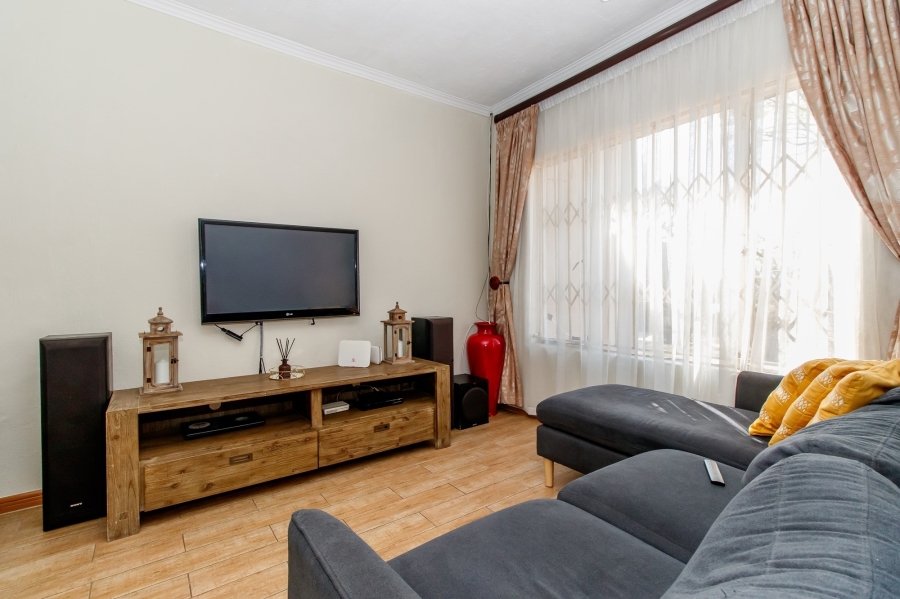 4 Bedroom Property for Sale in The Reeds Gauteng