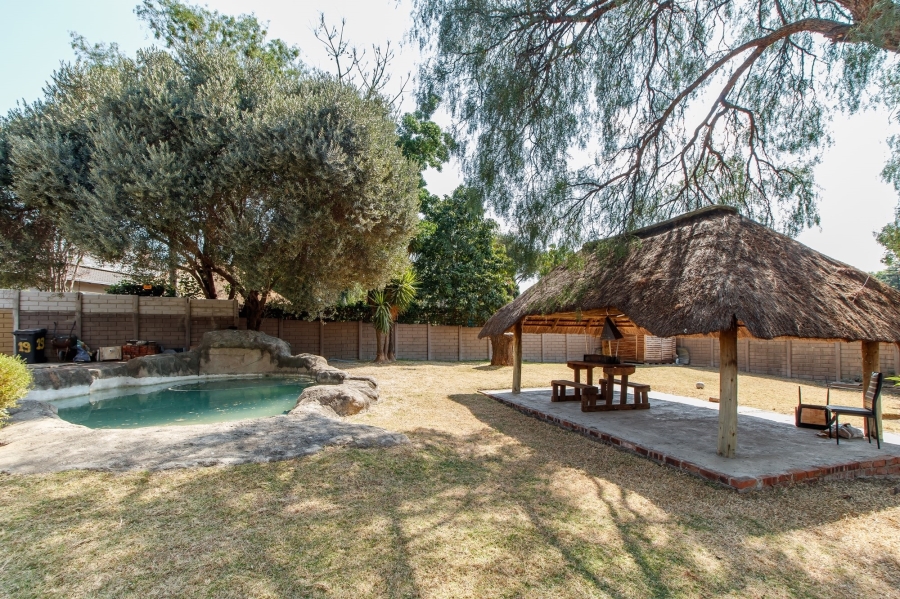 4 Bedroom Property for Sale in The Reeds Gauteng