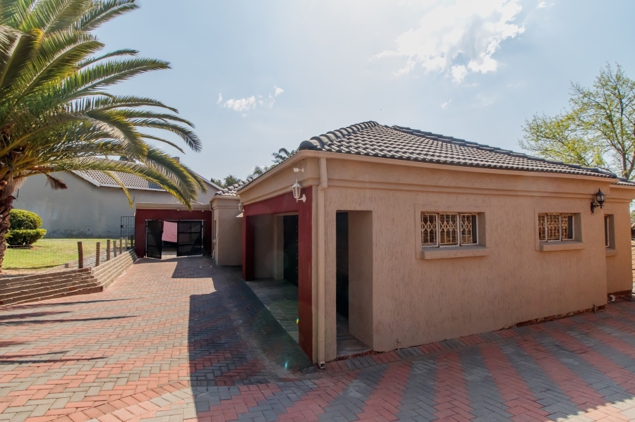 4 Bedroom Property for Sale in The Reeds Gauteng