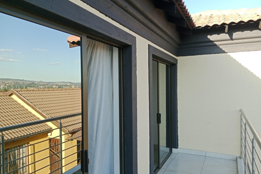 5 Bedroom Property for Sale in Lotus Gardens Gauteng