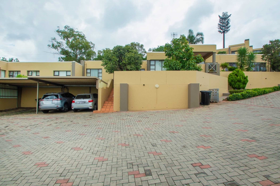 3 Bedroom Property for Sale in Helderkruin Gauteng