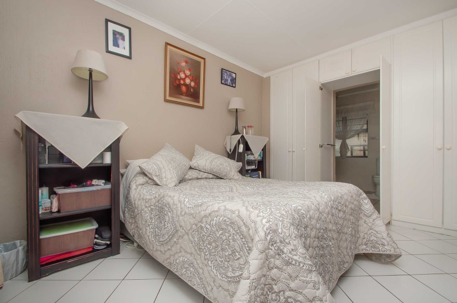 3 Bedroom Property for Sale in Helderkruin Gauteng
