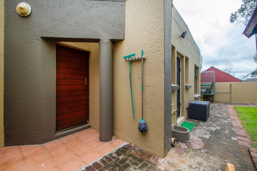 3 Bedroom Property for Sale in Helderkruin Gauteng