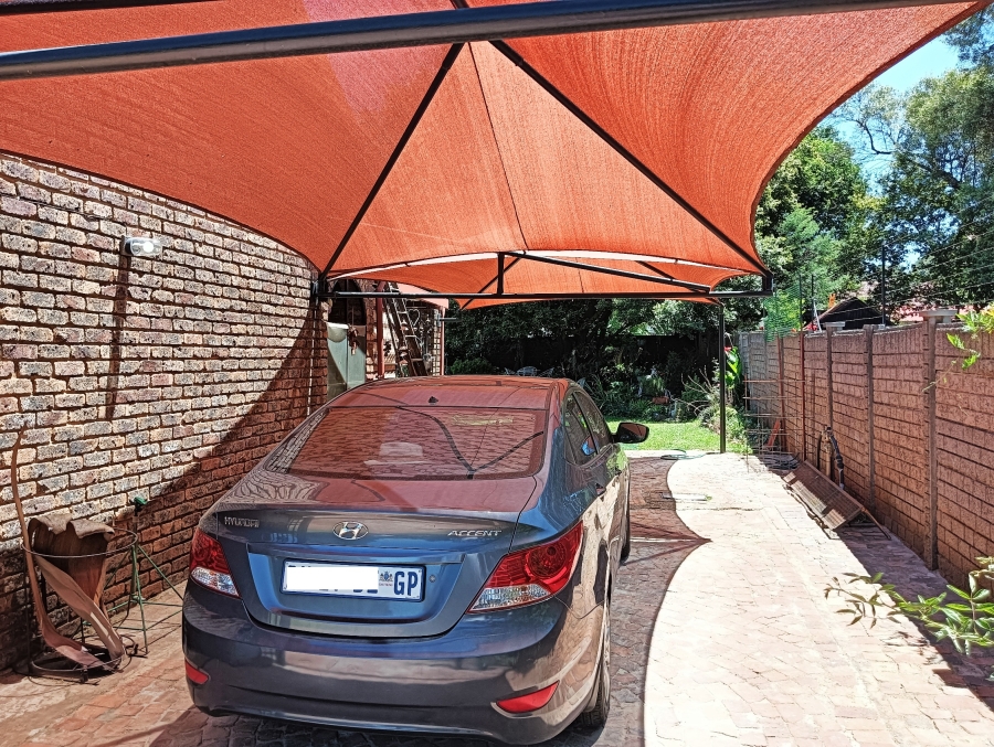 3 Bedroom Property for Sale in Wierda Park Gauteng