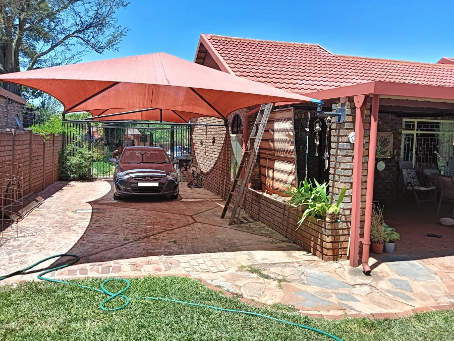 3 Bedroom Property for Sale in Wierda Park Gauteng