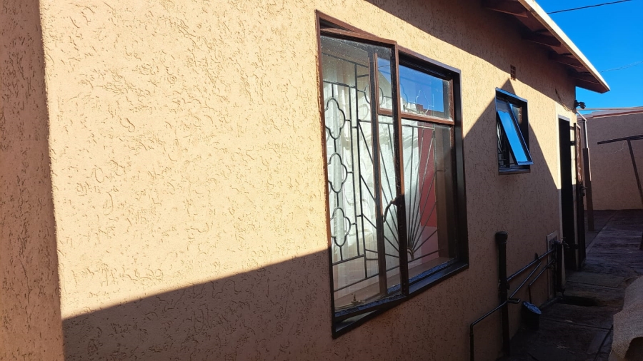 2 Bedroom Property for Sale in Lebanon Gauteng