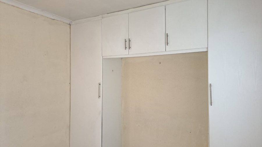 2 Bedroom Property for Sale in Lebanon Gauteng
