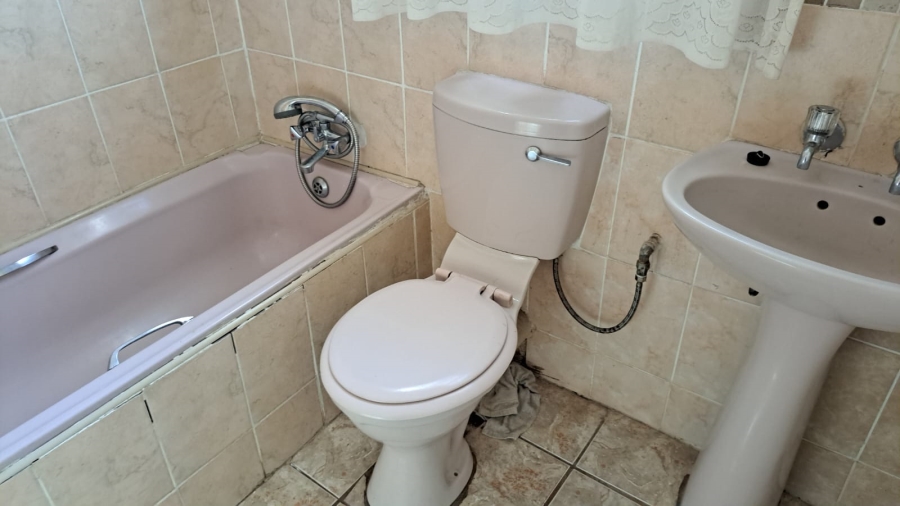2 Bedroom Property for Sale in Lebanon Gauteng