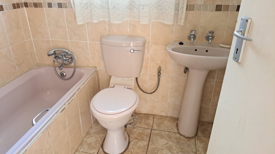2 Bedroom Property for Sale in Lebanon Gauteng