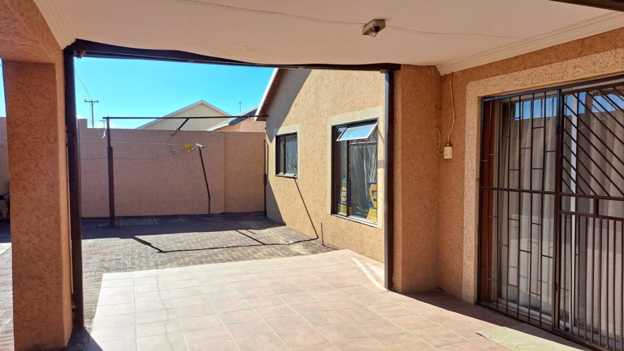 2 Bedroom Property for Sale in Lebanon Gauteng