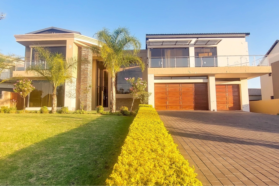 5 Bedroom Property for Sale in Copperleaf Estate Gauteng