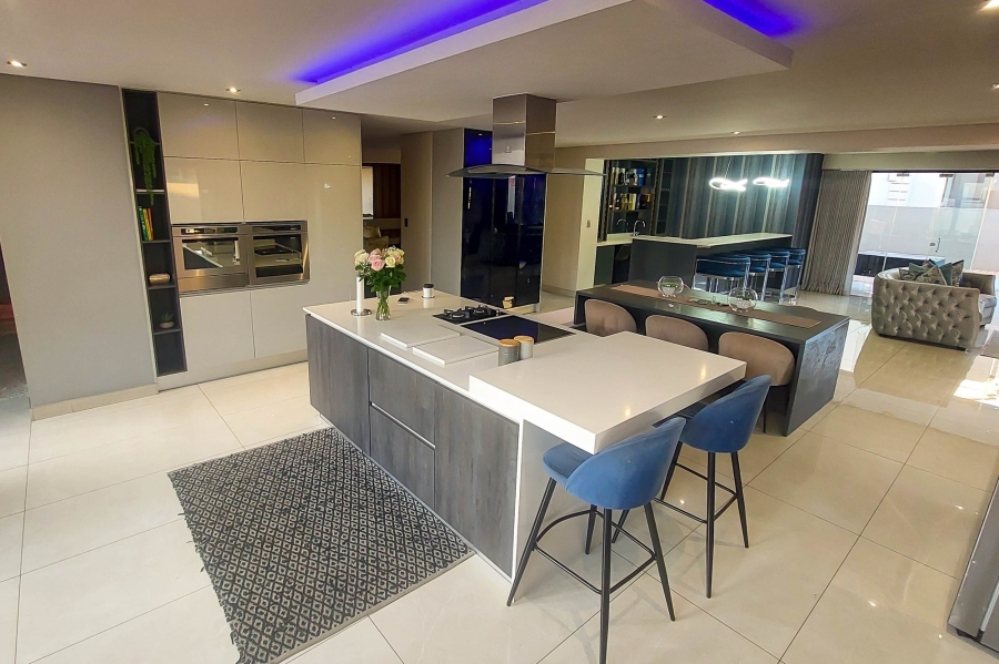 5 Bedroom Property for Sale in Copperleaf Estate Gauteng