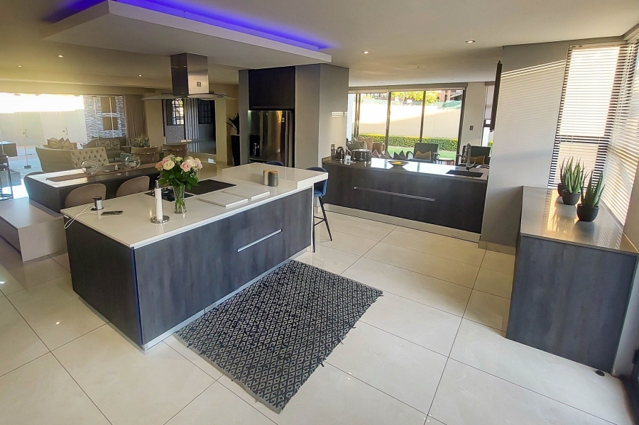 5 Bedroom Property for Sale in Copperleaf Estate Gauteng