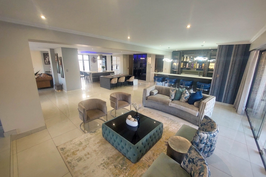 5 Bedroom Property for Sale in Copperleaf Estate Gauteng