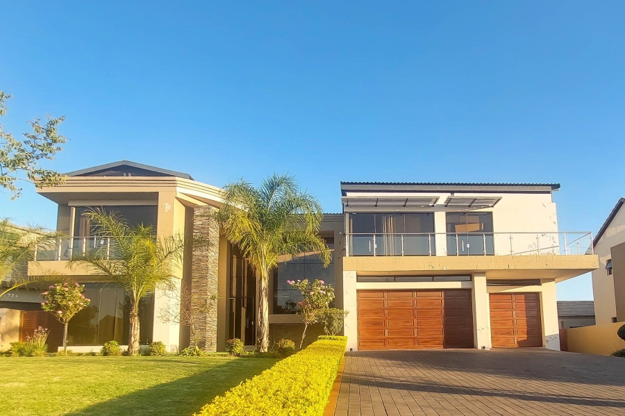 5 Bedroom Property for Sale in Copperleaf Estate Gauteng