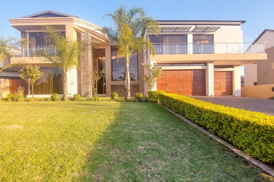 5 Bedroom Property for Sale in Copperleaf Estate Gauteng