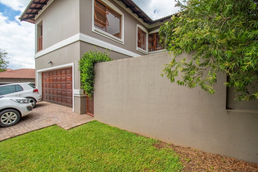 3 Bedroom Property for Sale in Maroeladal Gauteng