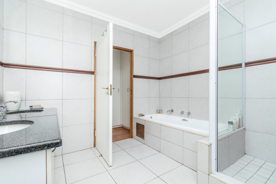 3 Bedroom Property for Sale in Maroeladal Gauteng