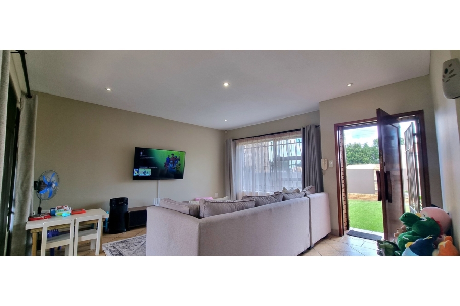 4 Bedroom Property for Sale in Mulbarton Gauteng