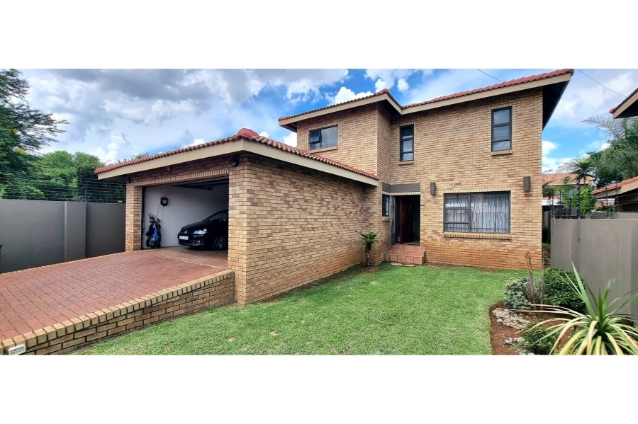 4 Bedroom Property for Sale in Mulbarton Gauteng