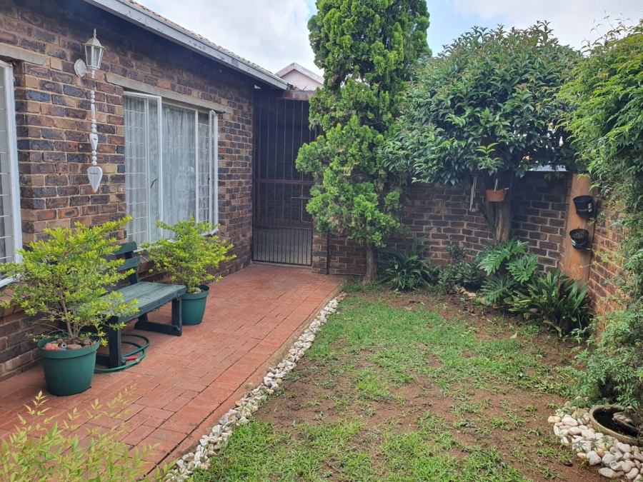 3 Bedroom Property for Sale in Noordheuwel Gauteng