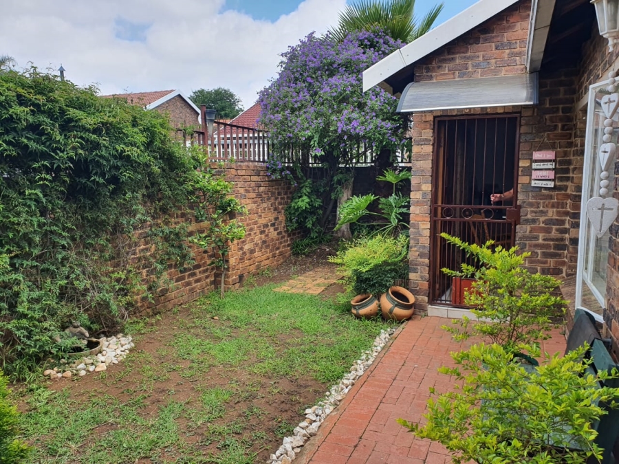 3 Bedroom Property for Sale in Noordheuwel Gauteng