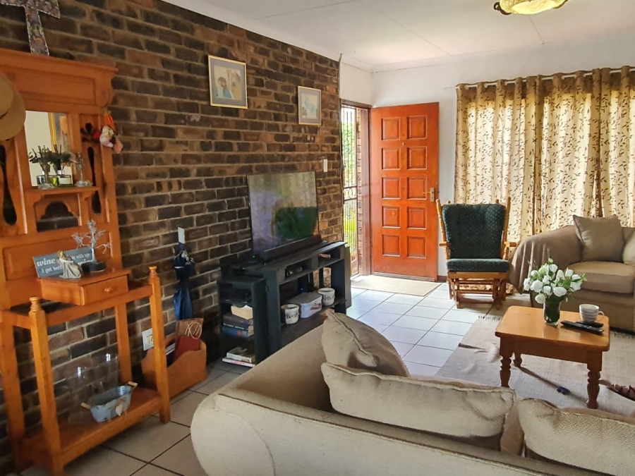 3 Bedroom Property for Sale in Noordheuwel Gauteng