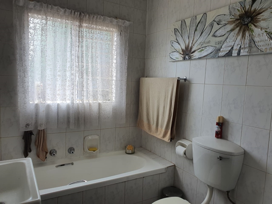 3 Bedroom Property for Sale in Noordheuwel Gauteng