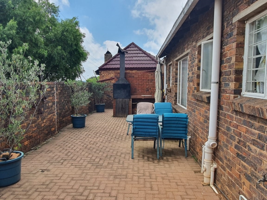 3 Bedroom Property for Sale in Noordheuwel Gauteng