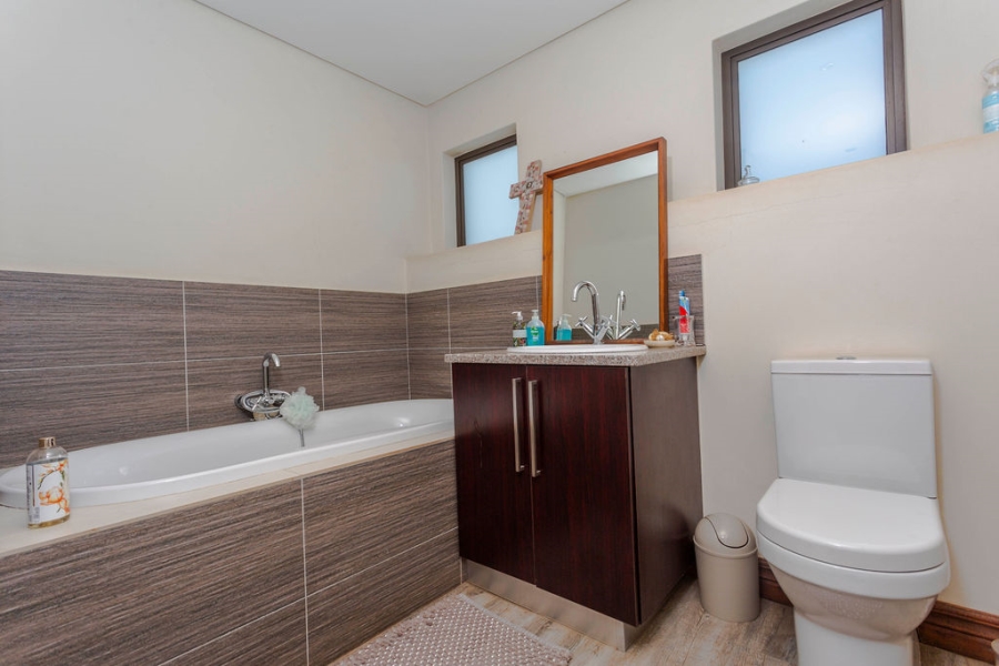 4 Bedroom Property for Sale in Serengeti Lifestyle Estate Gauteng