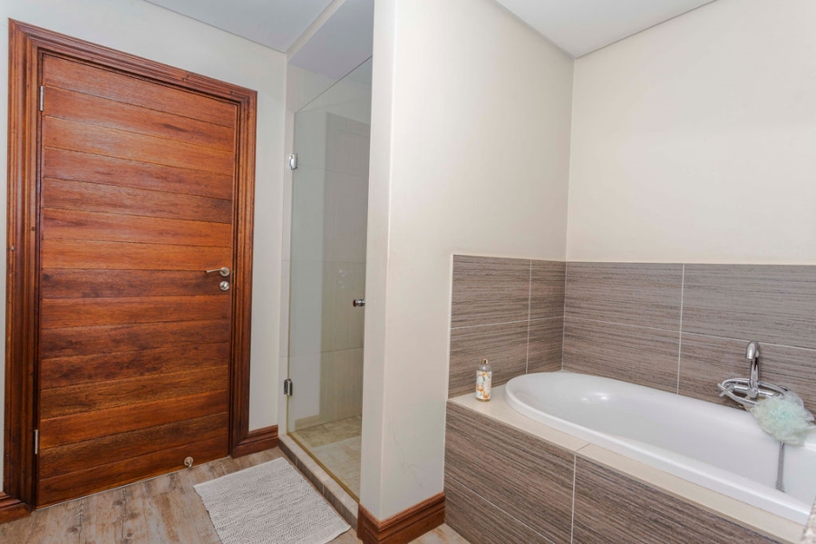 4 Bedroom Property for Sale in Serengeti Lifestyle Estate Gauteng