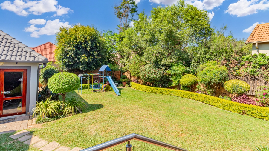 5 Bedroom Property for Sale in Greenstone Hill Gauteng