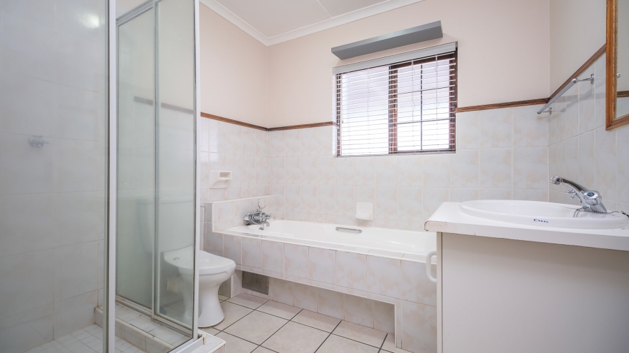 2 Bedroom Property for Sale in Lyme Park Gauteng