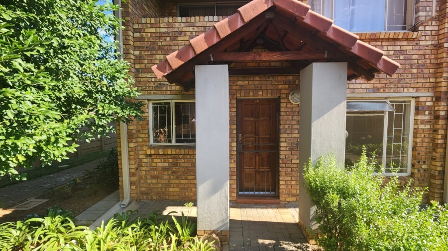 2 Bedroom Property for Sale in Rietfontein Gauteng