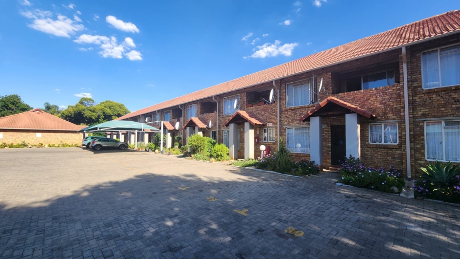 2 Bedroom Property for Sale in Rietfontein Gauteng