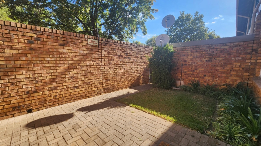 2 Bedroom Property for Sale in Rietfontein Gauteng