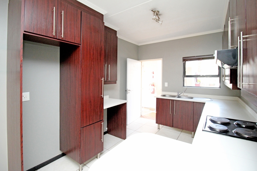 2 Bedroom Property for Sale in Greenstone Hill Gauteng