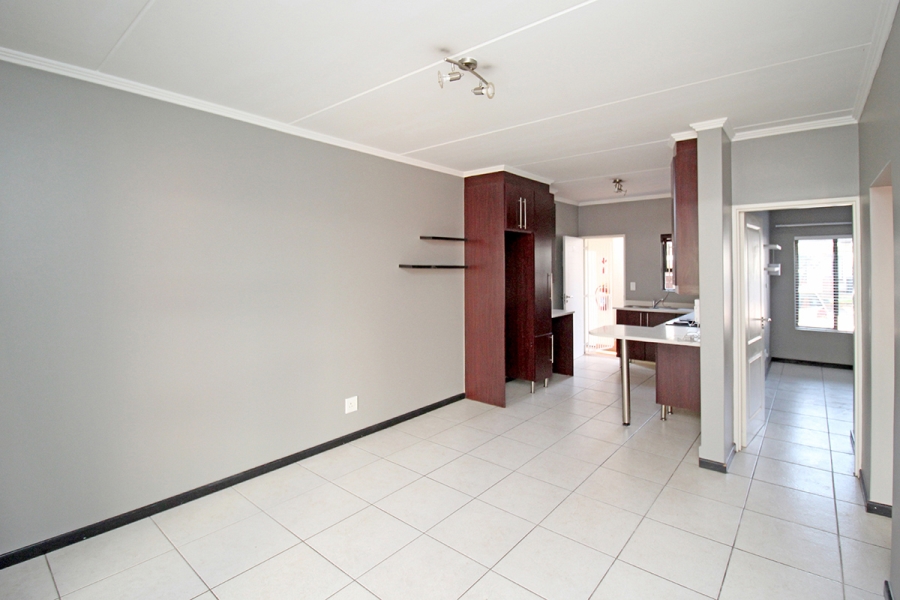 2 Bedroom Property for Sale in Greenstone Hill Gauteng