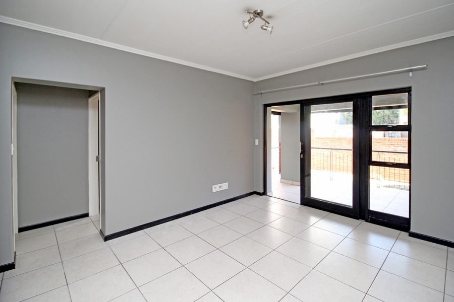 2 Bedroom Property for Sale in Greenstone Hill Gauteng