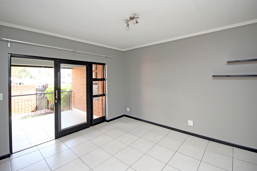 2 Bedroom Property for Sale in Greenstone Hill Gauteng