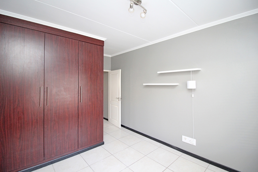 2 Bedroom Property for Sale in Greenstone Hill Gauteng