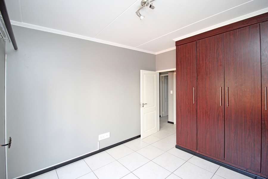 2 Bedroom Property for Sale in Greenstone Hill Gauteng