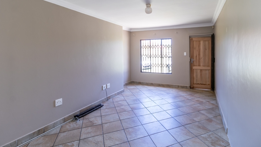 To Let 3 Bedroom Property for Rent in Glen Austin Gauteng