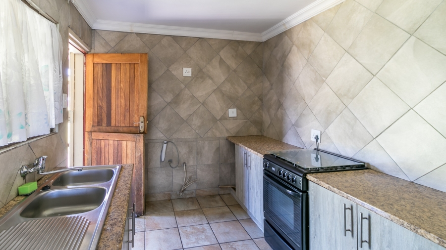 To Let 3 Bedroom Property for Rent in Glen Austin Gauteng